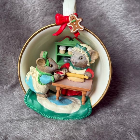 Vintage 1991 Christmas Cookin' Ornament Cozy Cup Series Collectible Mice Holiday - Picture 4 of 6